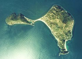 Yuri-Jima_Island_Aerial_photograph.jpg